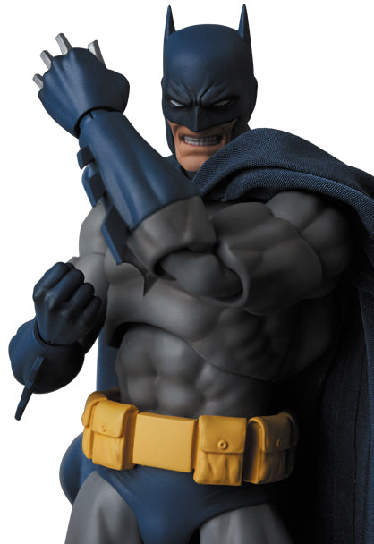 DC Batman (Batman: Hush) MAFEX Figure [No. 105]