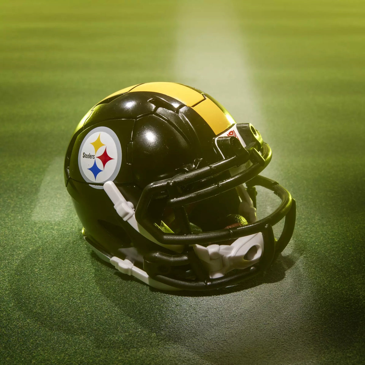 Transformers Collaborative NFL x Transformers Steelsmash (Pittsburgh Steelers)