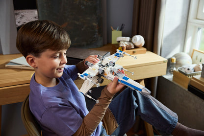 LEGO Star Wars New Republic X-Wing Starfighter (75460)
