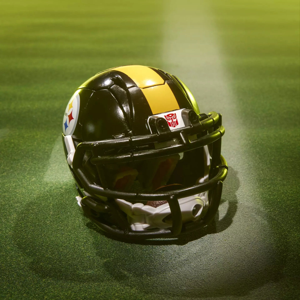 Transformers Collaborative NFL x Transformers Steelsmash (Pittsburgh Steelers)