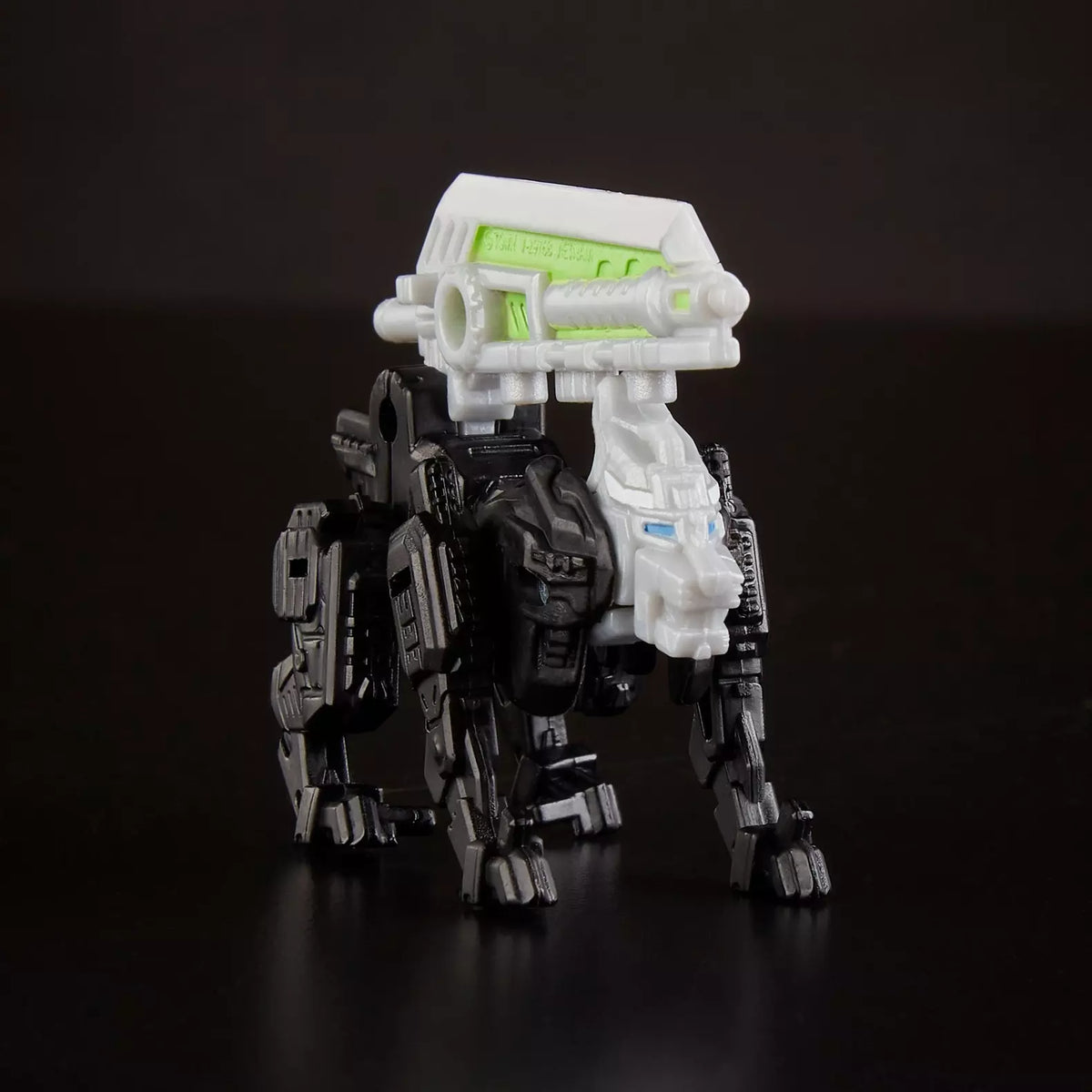Transformers War for Cybertron: Siege Deluxe Class Autobot Greenlight with Dazzlestrike