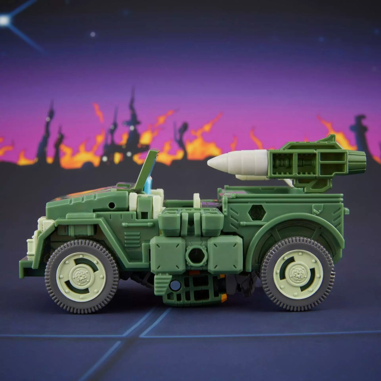 Transformers Studio Series MTMTE Collection Deluxe Class Autobot Hound [Transformers: The Movie]
