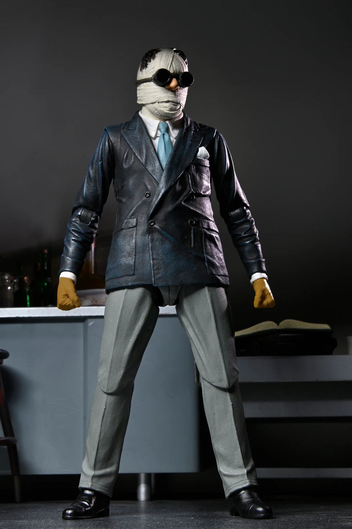 Universal Monsters Ultimate Invisible Man 7" Figure