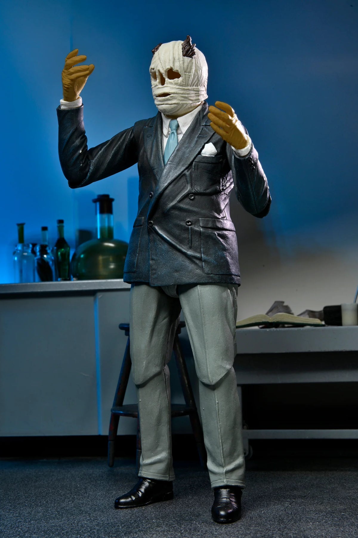 Universal Monsters Ultimate Invisible Man 7" Figure