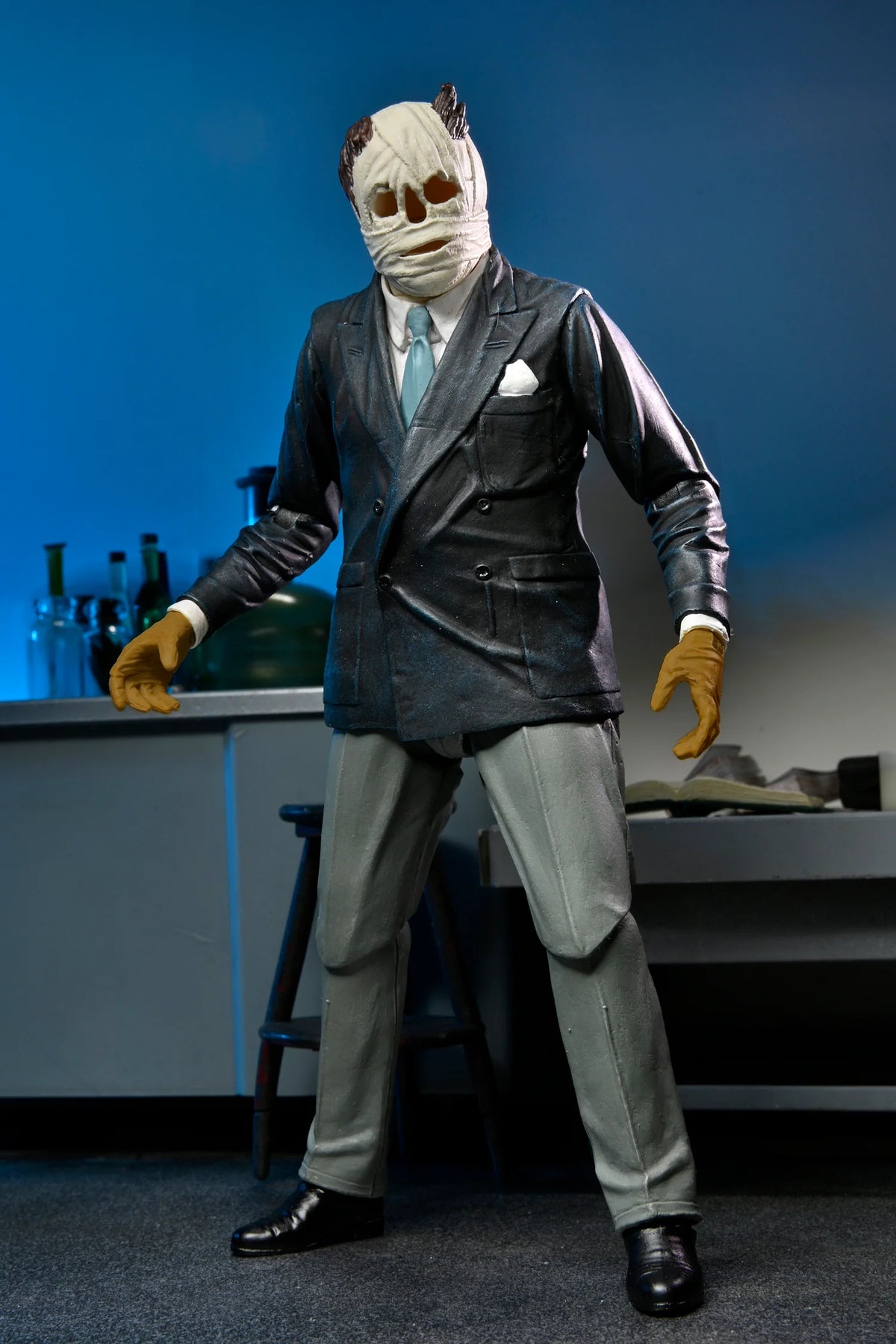 Universal Monsters Ultimate Invisible Man 7" Figure