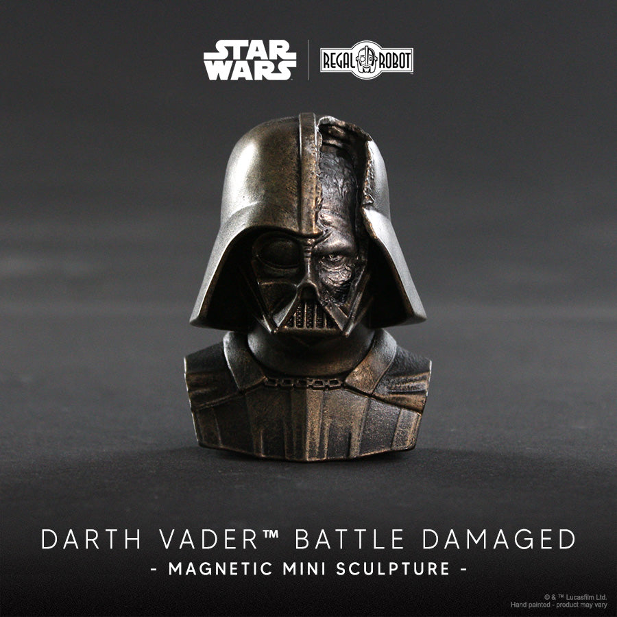 Star Wars Darth Vader (Battle Damaged) Mini-Sculpture Magnet