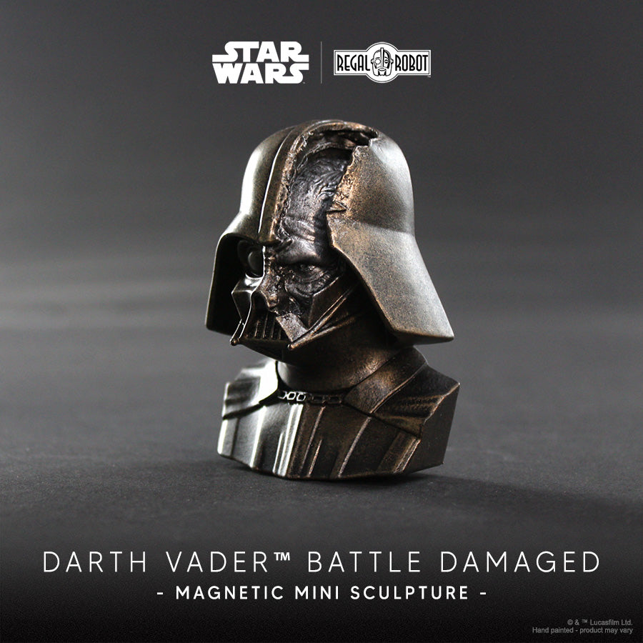 Star Wars Darth Vader (Battle Damaged) Mini-Sculpture Magnet