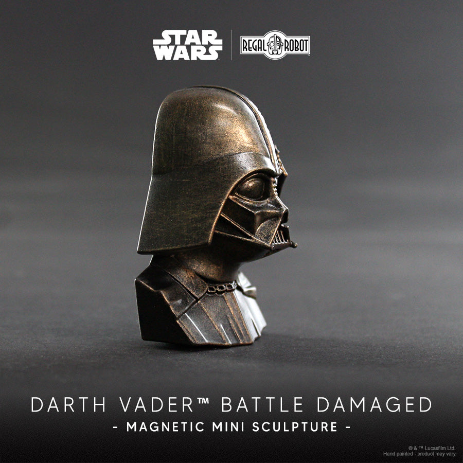Star Wars Darth Vader (Battle Damaged) Mini-Sculpture Magnet
